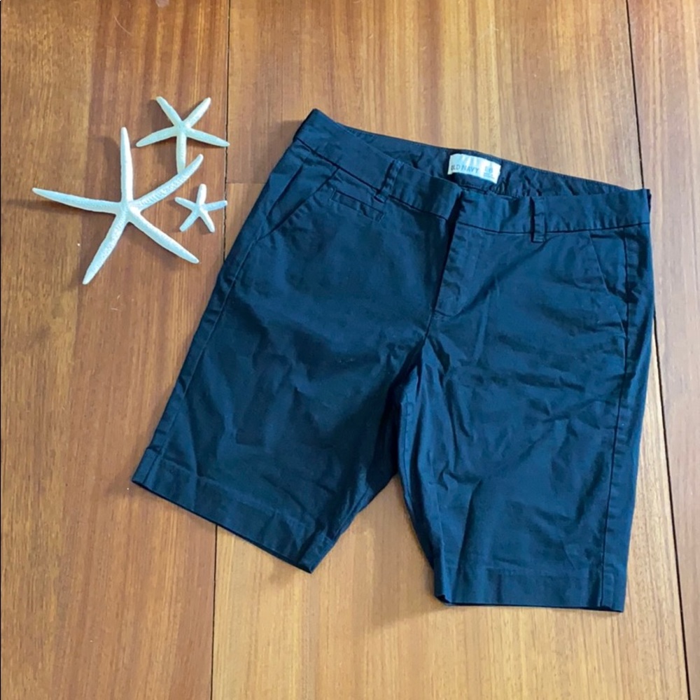 Old Navy Women's Bermuda Shorts Black EUC
